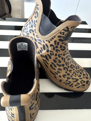 Wellybob boots like new, leopard print, size 40