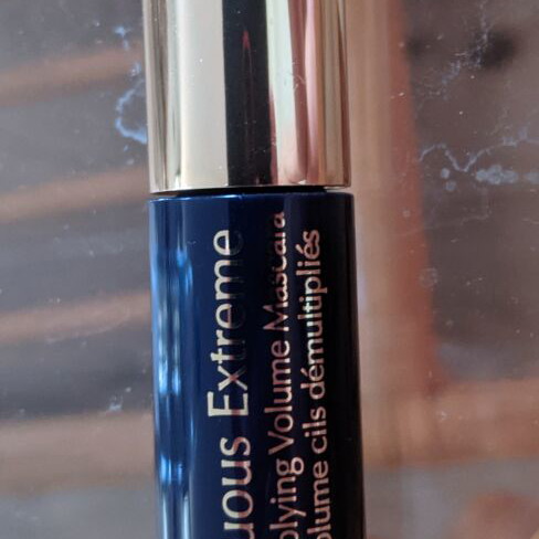 Mascara Estée Lauder Sumptuous Extreme 01 Extreme Black new