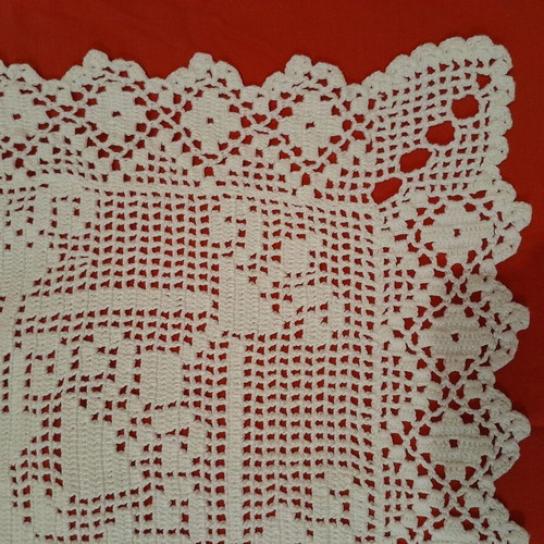 Crochet doily white like new