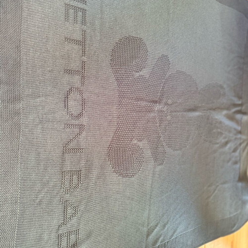 Benetton blanket in excellent condition