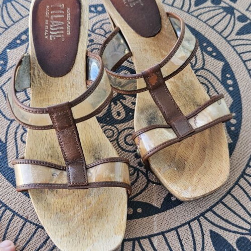 Alviero Martini 1a Classe sandals size 38, used, beige, wood and leather
