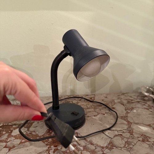 Table lamp with adjustable arm like new, black desk light