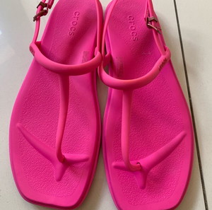 Crocs Miami Thong sandal