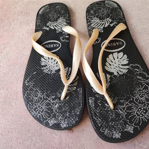 Sabino flip flops size 41 new black
