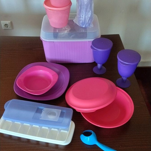 Tupperware food storage sets, assorted sizes and colors
