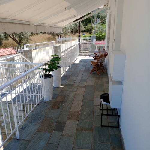 Detached house in Agioi Apostoloi Attica near sea, renovated