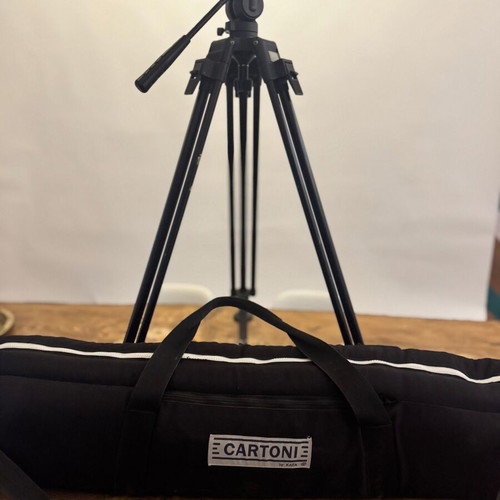 Cartoni Video Cine tripod used with Diat 5P metal head and case