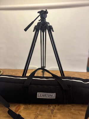 Cartoni Video Cine τρίποδο μεταχειρισμένο με Diat 5P κεφαλή και θήκη
