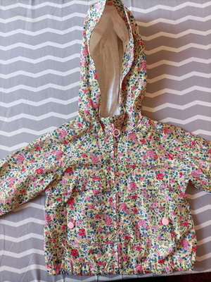 Ανοιξιάτικο μπουφάν μεταχειρισμένο για 3-6 μηνών παιδιά