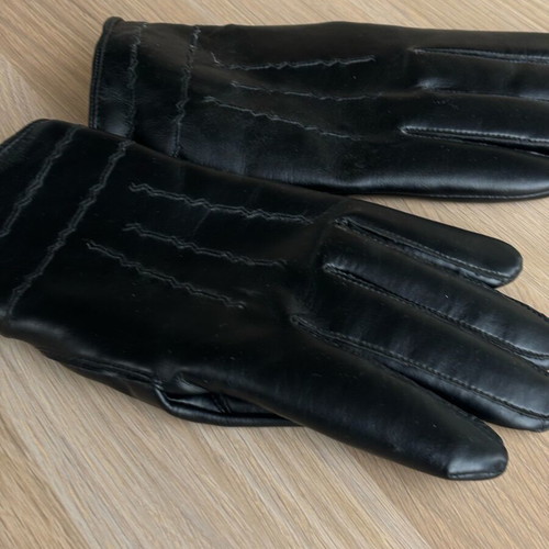 Black gloves new with fur lining men's one size