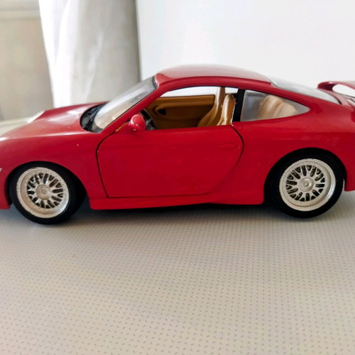 Porsche Carrera 911 GT 3 1997 model 1:18 like new, red