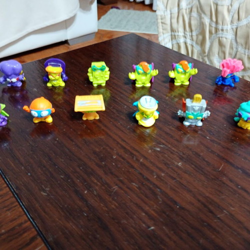 Super Zings figures pack of 12 like new