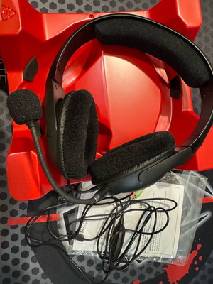 Blaze Creative headset like new with 3mm jack