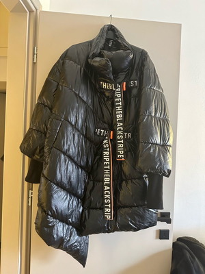 Fly puffer jacket size M/L like new, black, very warm
