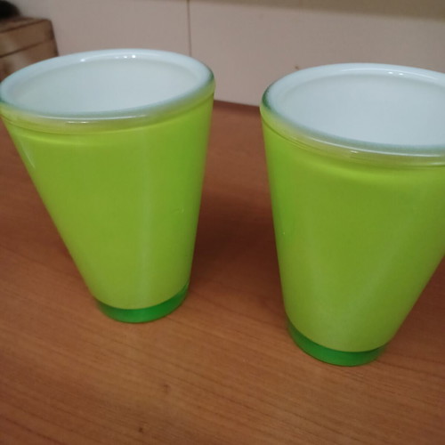 Set of 2 flower pots like new