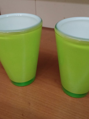 Set of 2 flower pots like new