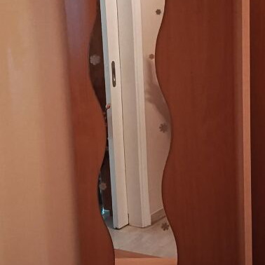 Entrance furniture like new with mirror and four small drawers