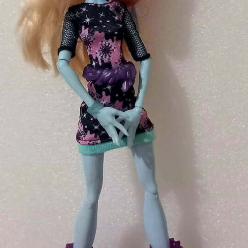 Monster High Abbey Bominable Coffin Bean doll used Mattel 2014
