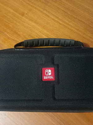 Αυθεντική θήκη μεταφοράς και αποθήκευσης Nintendo Switch 1 μεταχειρισμένη