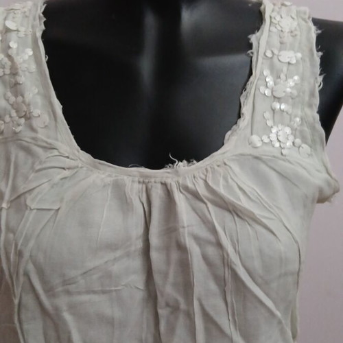 Sleeveless blouse women’s like new, size M