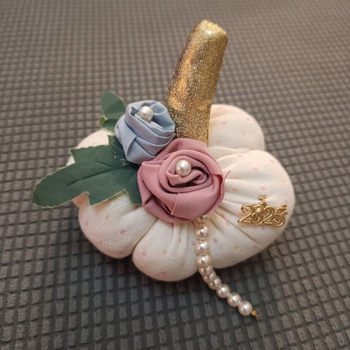 Gouria pumpkins with handmade flowers and pearls new