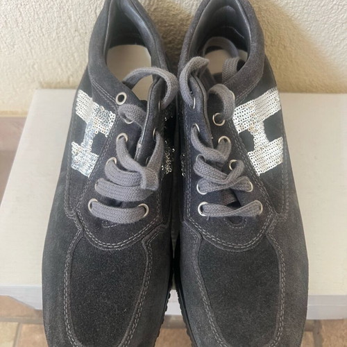 Women's suede shoes size 38 with silver details like new