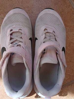 Nike runner size 35 like new, pink sports shoes