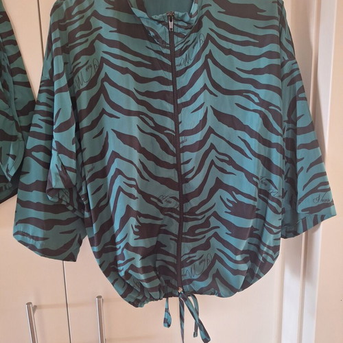 Inna Manoli shorts and jacket set like new, black and green