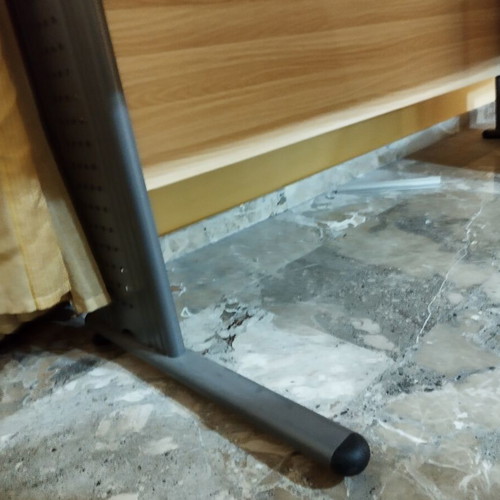 Desk 180x80x75 like new, wood and metal