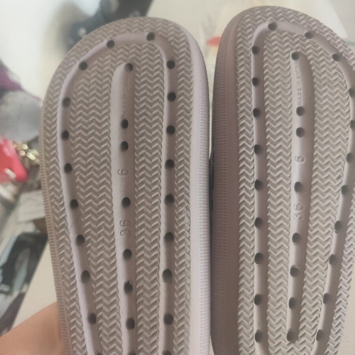 B-Soft flip flops like new, size 36, multicolor