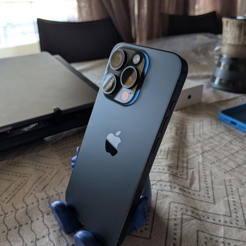 iPhone 15 Pro 256GB Blue with Apple case