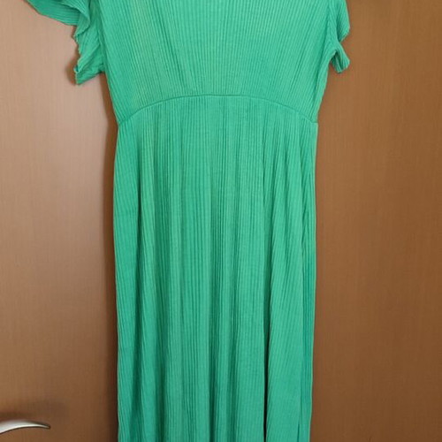 Green dress one size used, summer viscose blend