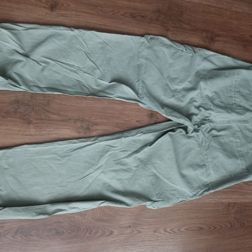 Pull and Bear women's cargo pants new, green, size 42