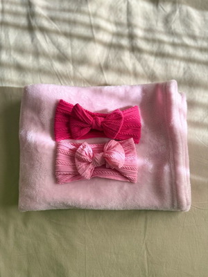 Pink fleece blanket like new with 2 baby hairbands gift
