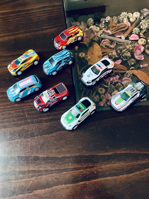 Toy cars like new, pack of 8 pieces