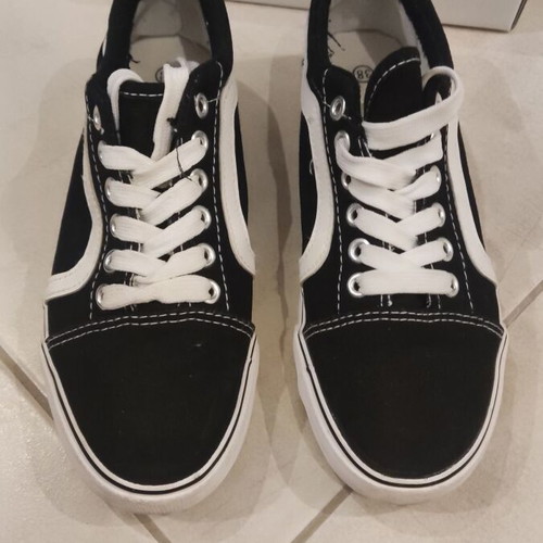 Vans sneakers size 38 like new, black and white