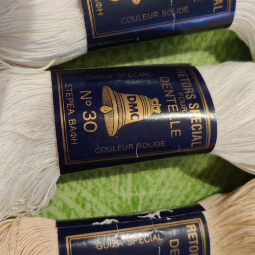 Various threads new in different colors and sizes