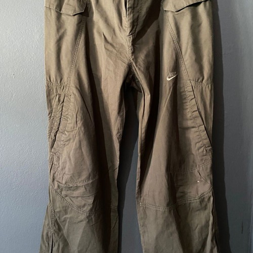Nike men's wide cargo pants like new, brown