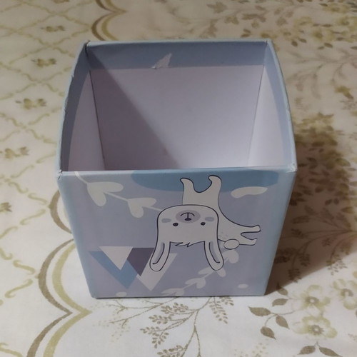 Collectible cardboard box new, dimensions 10x10x10 cm