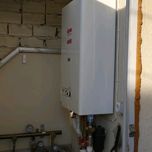 Riello Start Condens Kis 29 Gas Boiler like new