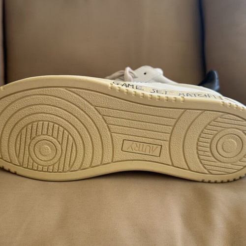 Autry men's sneakers brand new, size 44, white and blue