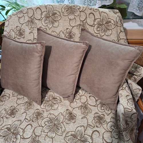 Decorative pillows new, set of 3, beige 35x35 cm