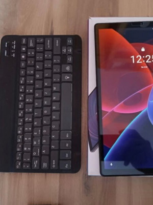 Lenovo Tab M10 Plus 2nd Gen 4/128GB LTE tablet with keyboard and mouse