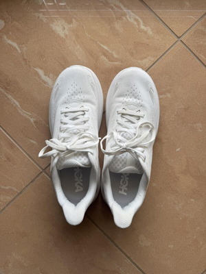 Hoka Clifton 10 white, size 39 1/3, like new