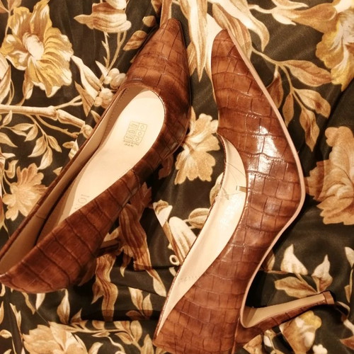 Brown croco imitation pumps new, size 40