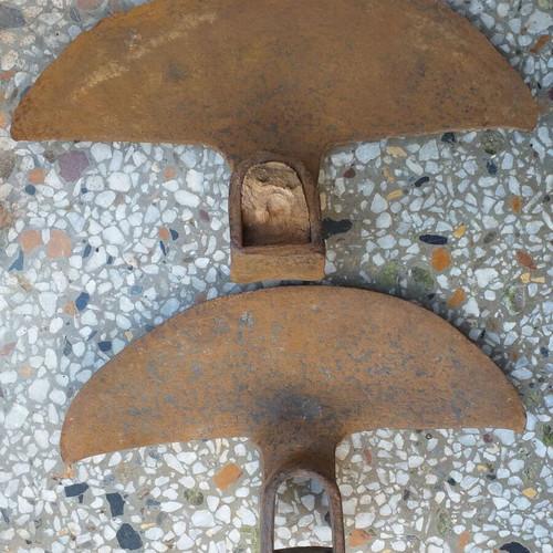Collectible iron molds and hoe heads used, set of 3 pieces