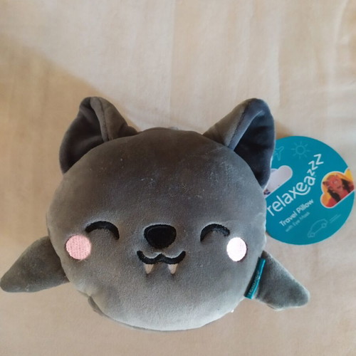 Travel pillow and eye mask Puckator Relaxeazzz Dexter the Bat new