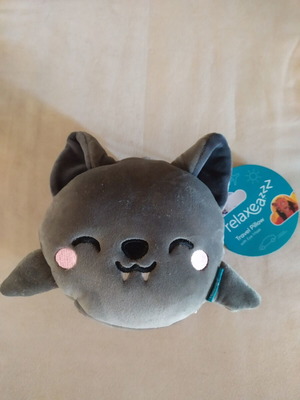 Travel pillow and eye mask Puckator Relaxeazzz Dexter the Bat new