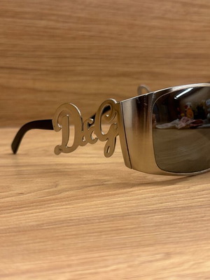 D&G 6019 oversized γυαλιά ηλίου τύπου μάσκα με ασημί μεταλλικό σκελετό
