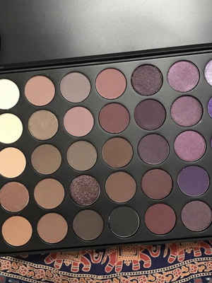 Morphe palette with brown nude and plum purple shades no. 35P new